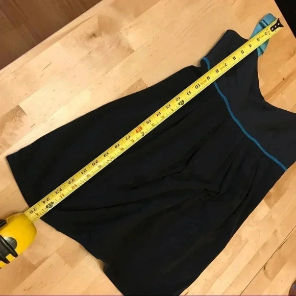 Lululemon Rhythmic Tank Black Ocean Blue sz 6 Top Workout Yoga Built In Bra - Picture 10 of 10